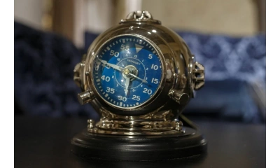 Настольные Часы Eichholtz Helmet Odyssey