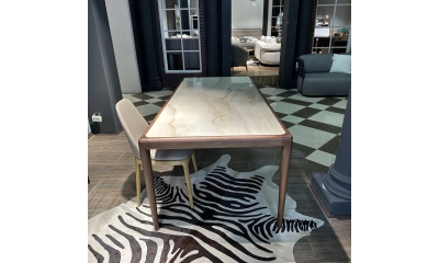 Обеденный стол Icon