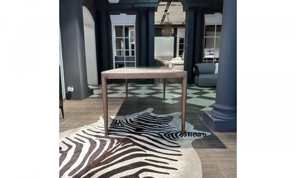 Обеденный стол Icon