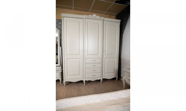 Шкаф 3 двери Kreind Elegance