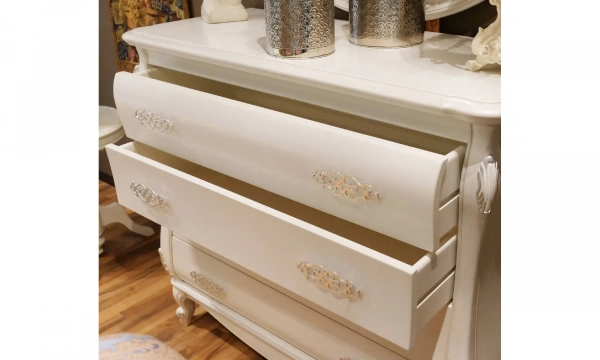 Комплект мебели в спальню Lartes