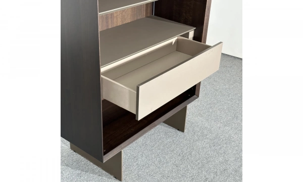 Витрина Saloni Riva