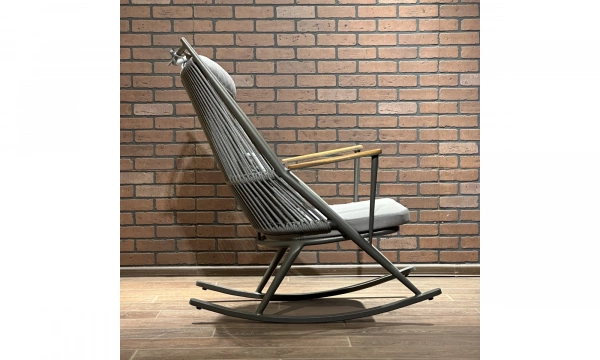 Уличное кресло-качалка Saloni X-Type